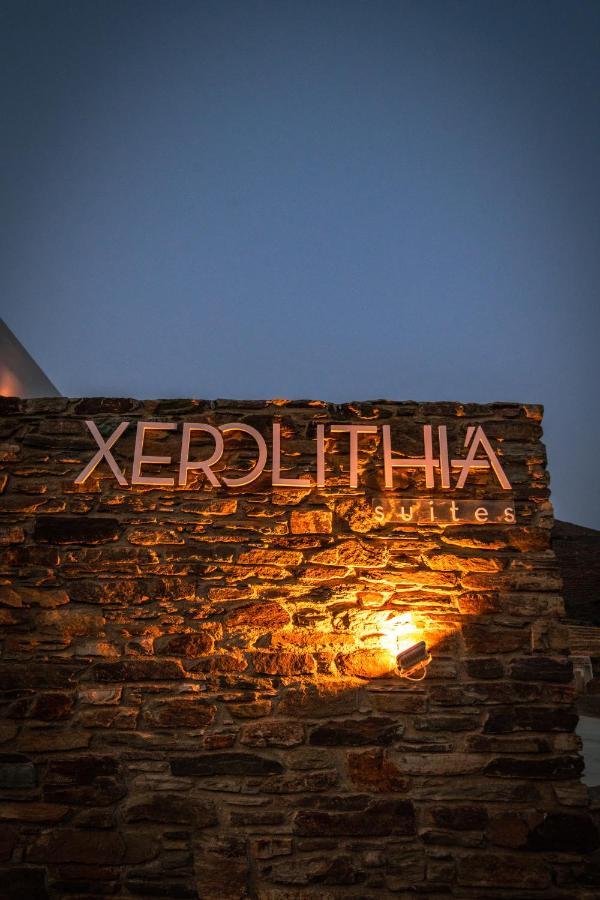 Xerolithia I *